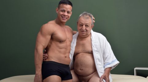 Photo of Straight Daddy Gets a Gay Massage